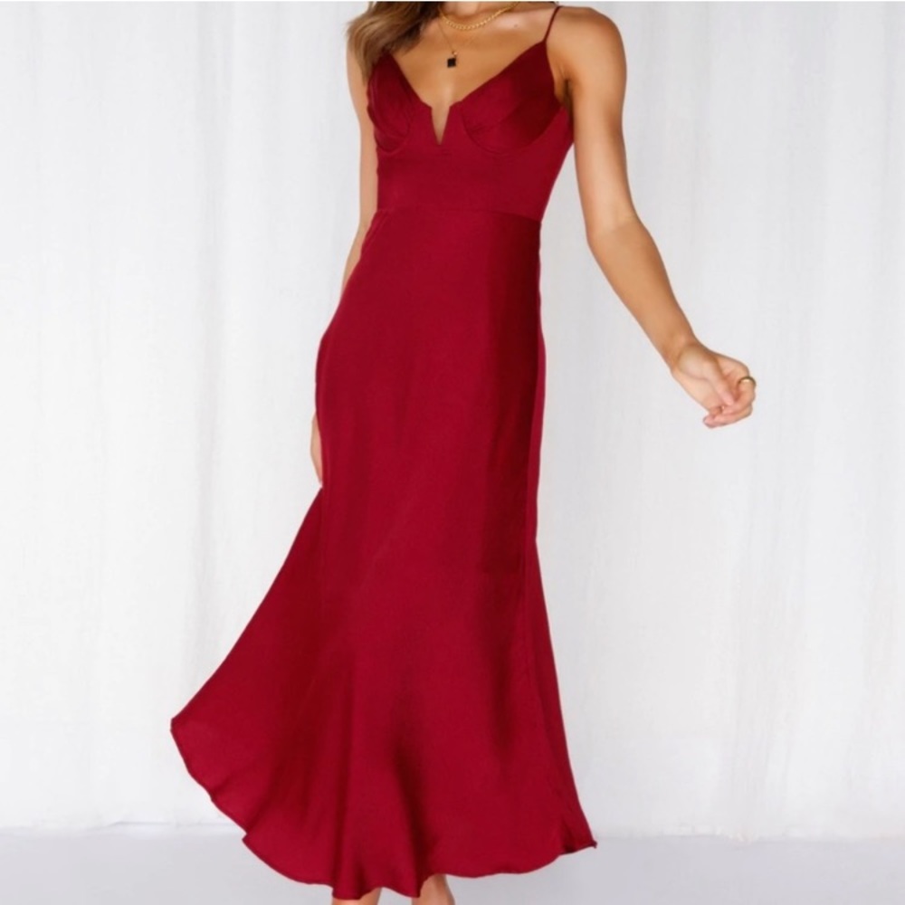 Hello Molly midi dress in wine